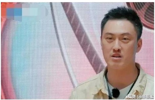 吃瓜网文字热度与抖音模板热议:娱乐揭秘与传播差异对比