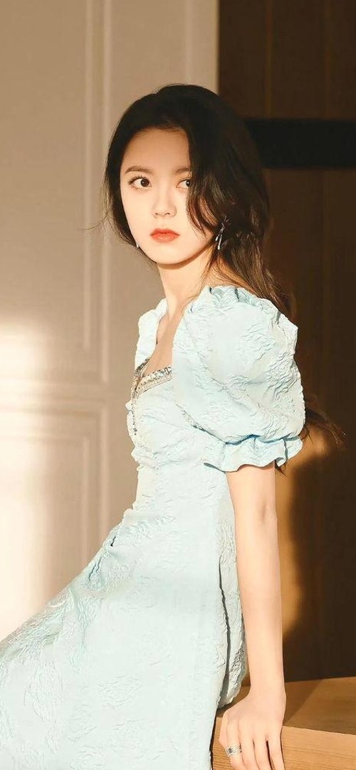 从王一博微博到娱乐吃瓜酱：娱乐圈的理性观察与互动新风尚