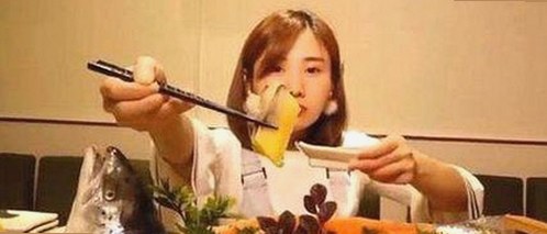 娱乐圈新宠来了!吃瓜娱乐小程序上线,博主双人小说也火了🔥